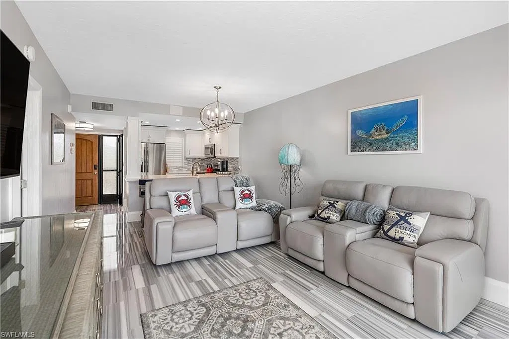 1 bed, 1.0 bath, 812 sqft, $5,000 — Photo 3