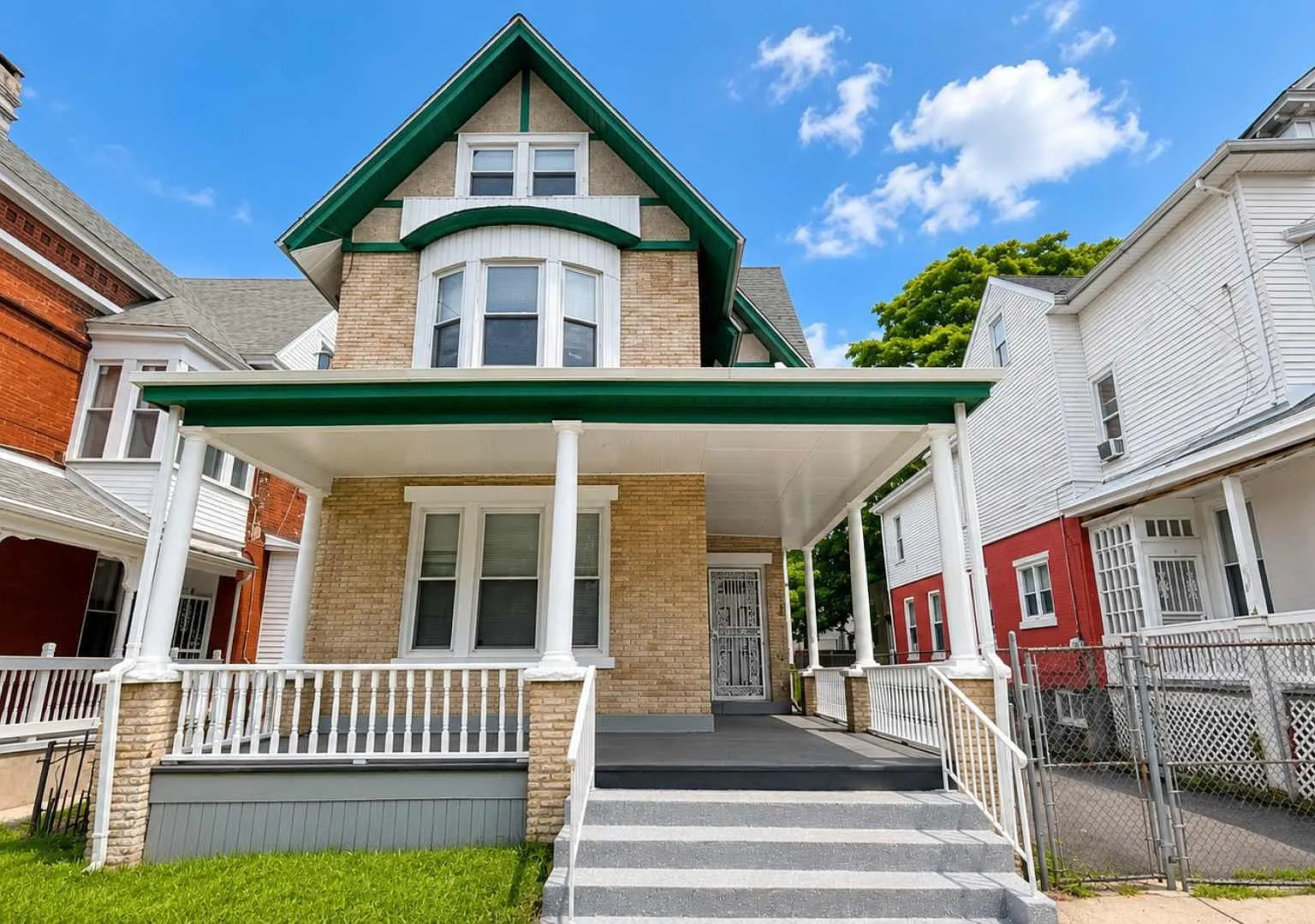 6 bed, 2620 sqft, $4,800 — Photo 1