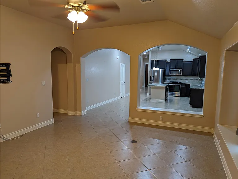 313 Summer Pointe Dr — Photo 13