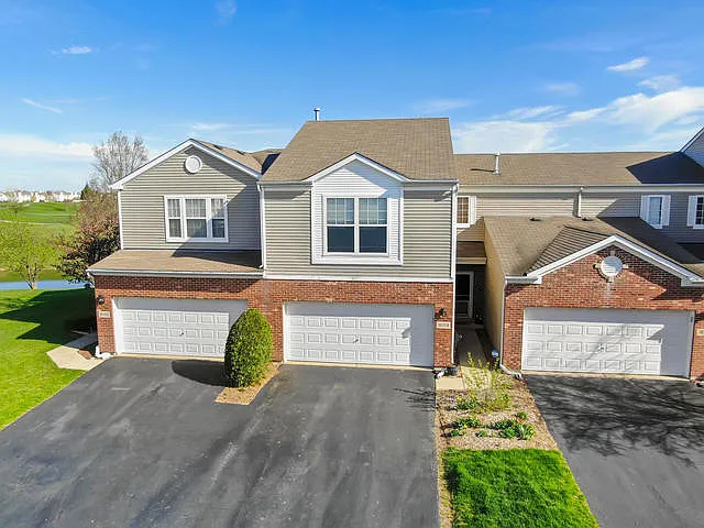 16148 Golfview Dr photo 1
