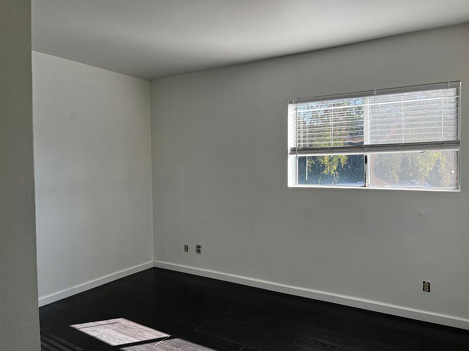 1st image of 5210 Inglewood Blvd #102