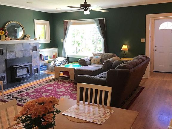 5th image of 304 Greenwood Pl