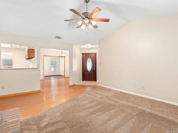 3rd image of 316 BENTWOOD DR