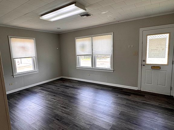 2nd image of 509 Roderick St