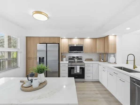 1101 SW 128th Ter APT 313C, Pembroke Pines, FL 33027