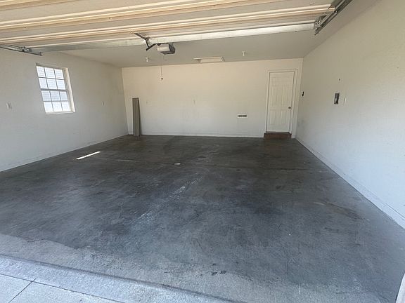2nd image of 1526 La Hacienda Ct