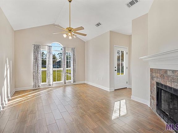 3rd image of 32475 Brandywood Dr