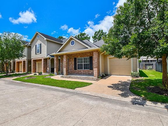 3rd image of 810 Sterling Creek Cir
