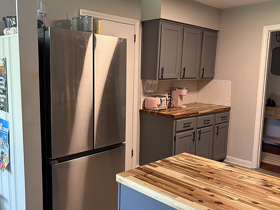 2nd image of 3203 Merriman Ave