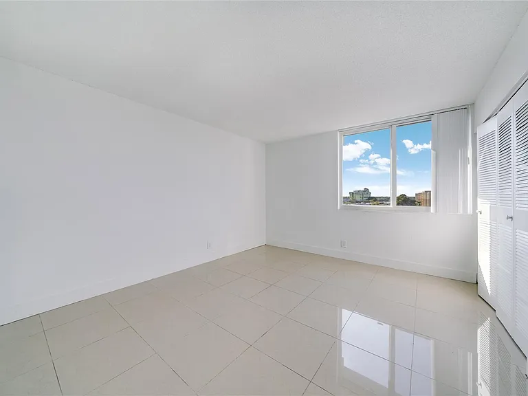 9001 SW 77th Ave #C803 — Photo 8