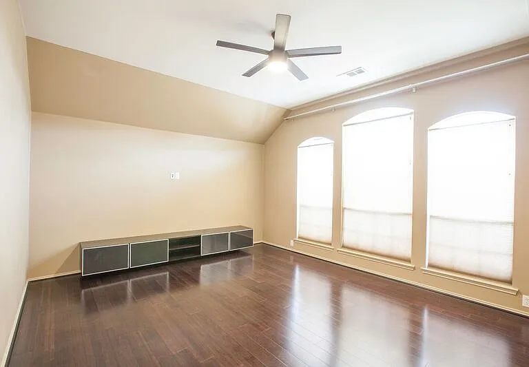 11544 Blackhawk Dr — Photo 32