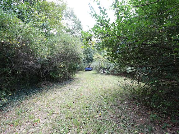 2nd image of 2818 Riverview Dr