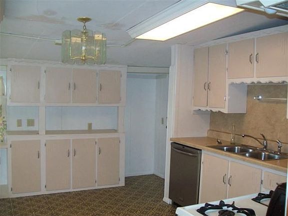 2nd image of 1111 N Minnesota Ave