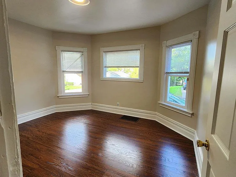 413 Ingleside Ter — Photo 5