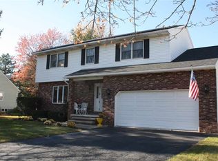 6 Windsor Dr, Colonie, NY 12205