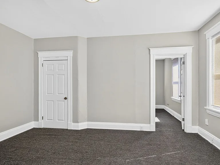 2359 Stratford Ave — Photo 12
