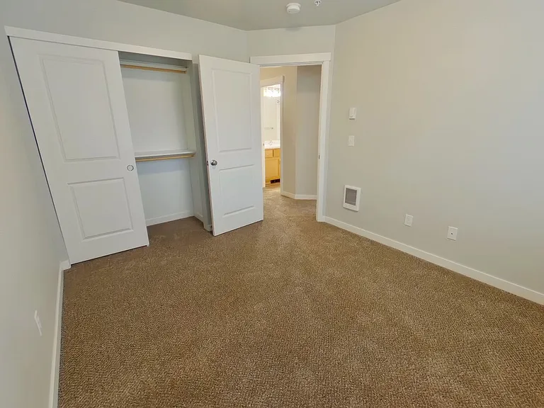 95 N Polk St — Photo 16