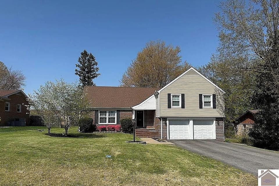 1st image of 401 Brookhill Ln