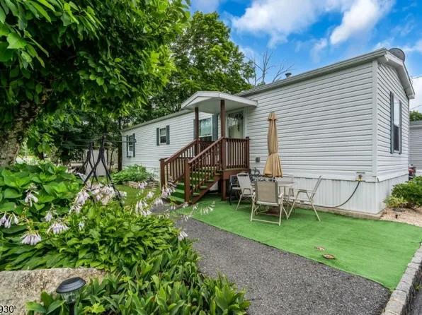 1 White Birch Park, Hampton Boro, NJ 08827