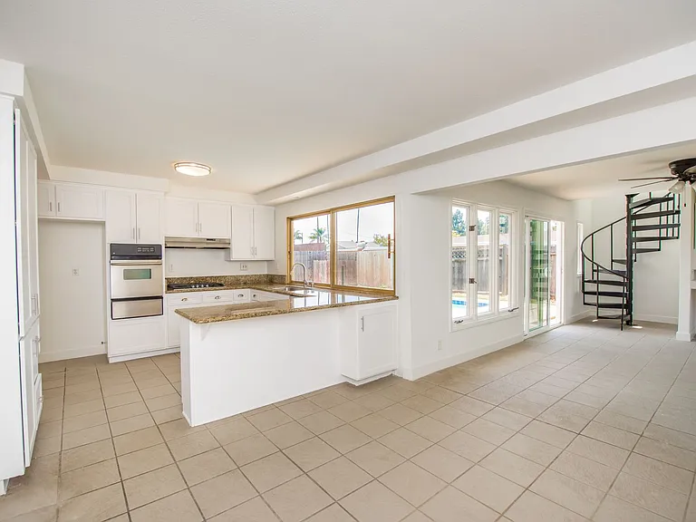 3069 Hayes Ave — Photo 8