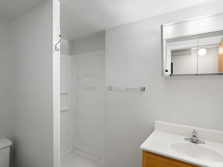 2205 University Ave — Photo 12