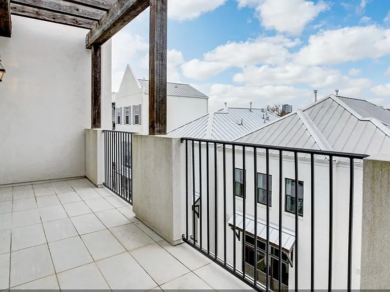 125 Arnold St — Photo 4