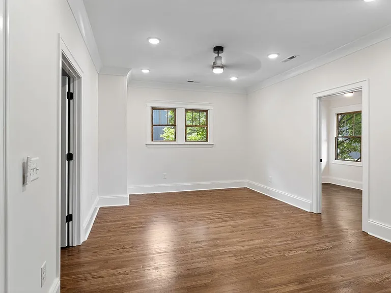 208 Fairfax Ave — Photo 43