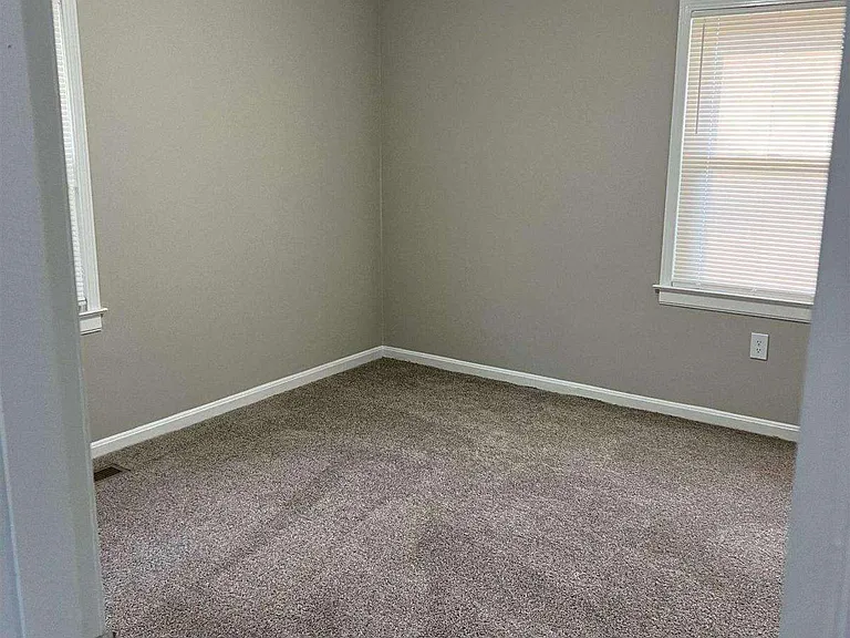 60 Azalea Dr — Photo 3