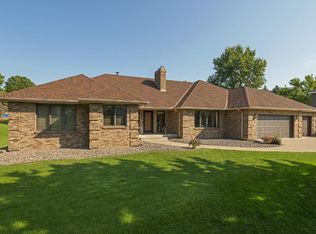 593 Sibley Ct, Mendota Heights, MN 55118