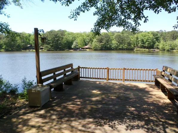 170 Lake Dr, Pine Mountain, GA 31822