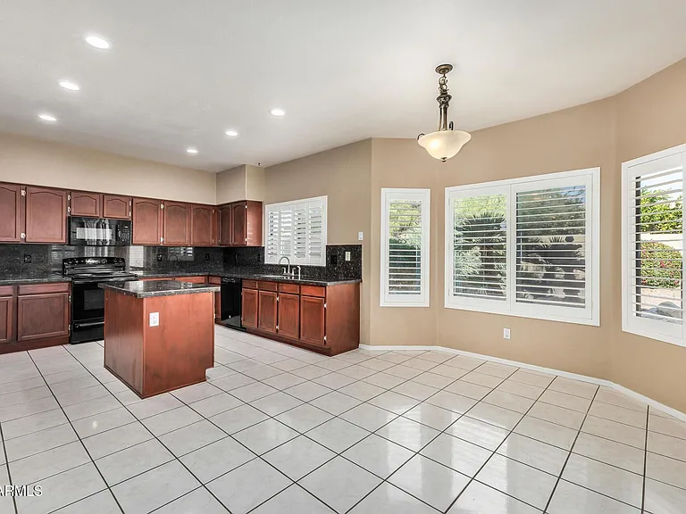 4334 E Anderson Dr — Photo 16