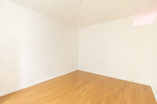 Rented by L Train Capital Inc | media 3