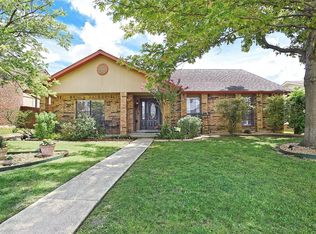 2050 Cologne Dr, Carrollton, TX 75007