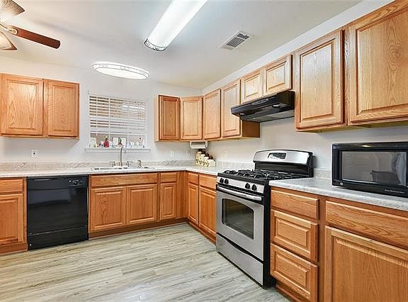 5th image of 43585 Brittany St