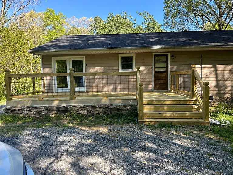 1500 Miller Rd SE — Photo 5