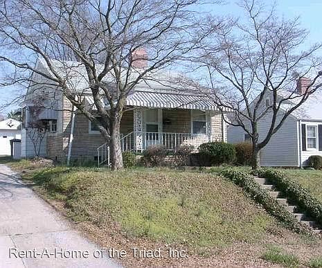 2nd image of 1902 Oak St