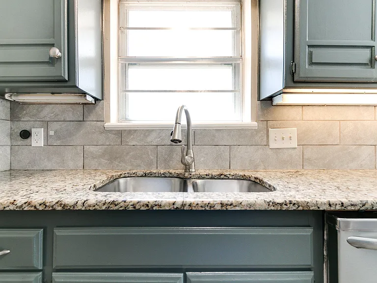 8704 NW 86th Pl — Photo 25