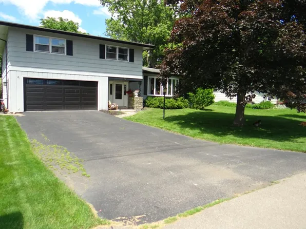 32 Orchard Dr, Big Flats, NY 14814