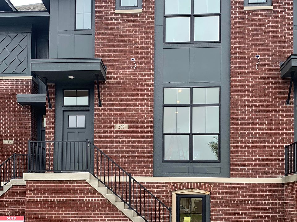 1st image of 237 Poplar St #16B