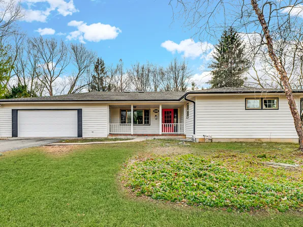 38W449 Bonnie Ct, St Charles, IL 60175