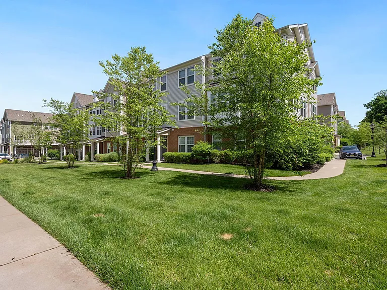 44 Truman Dr — Photo 5