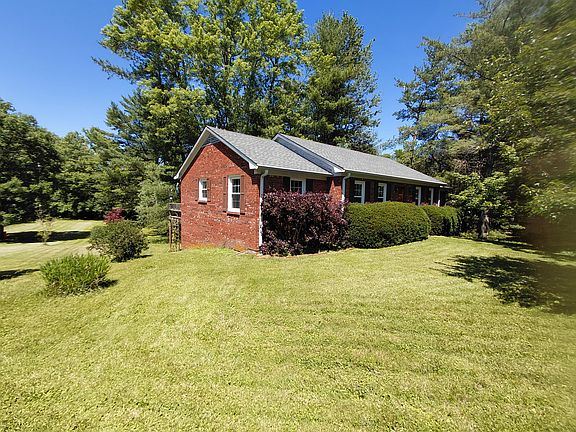 4th image of 529 Silverbrook Dr