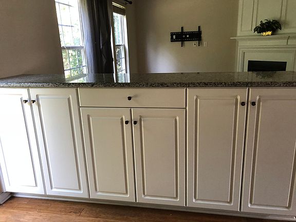 Extra Kitchen Counter w/cabintes