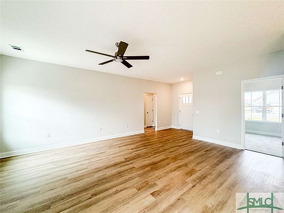 4th image of 21 St. Johns Court NE