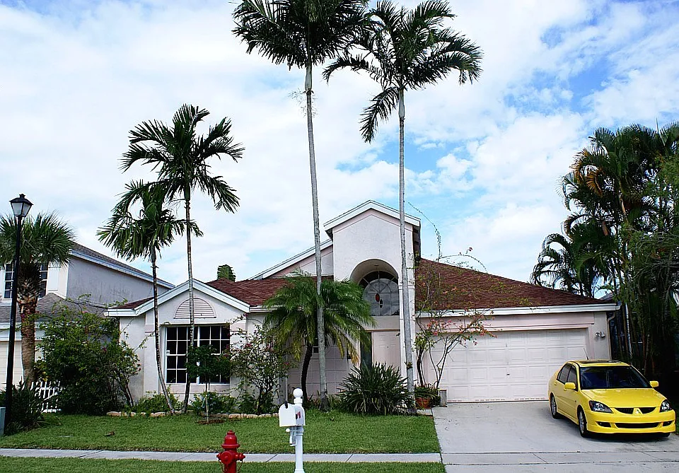 18899 La Costa Ln