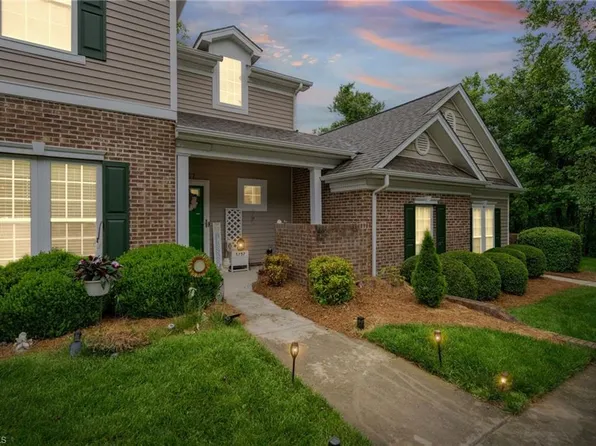5757 Fox Ridge Ln, Winston Salem, NC 27104