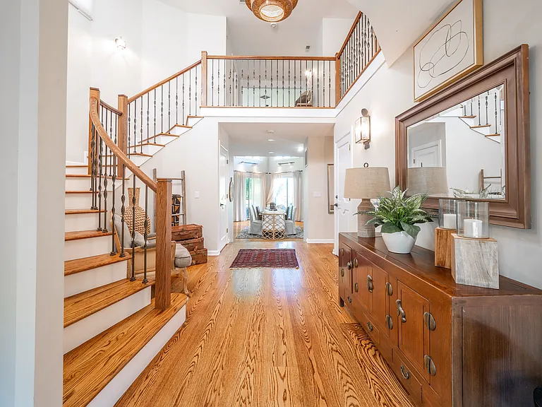 20 Shore Rd — Photo 9