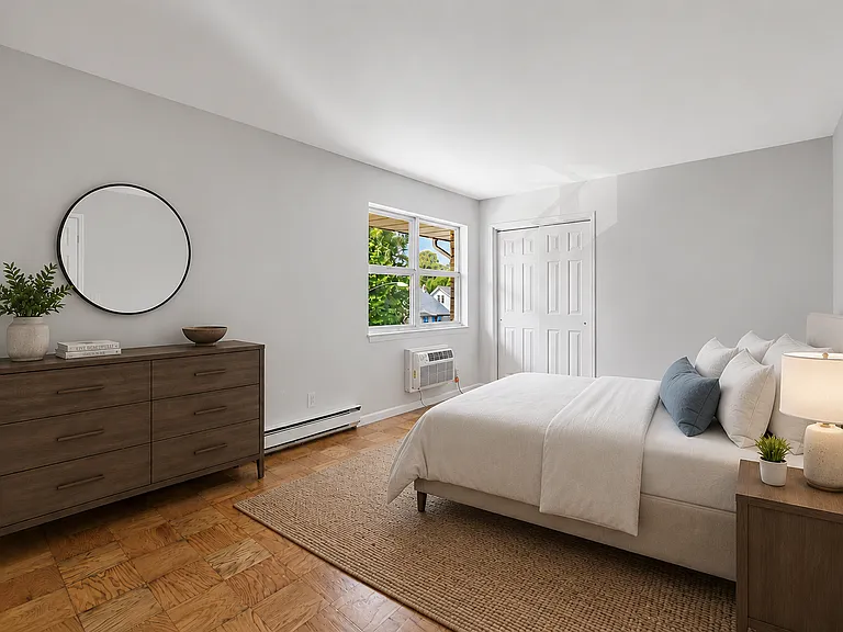 230 Christie St #4 — Photo 3