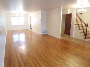 1720 154th St, Whitestone, NY 11357