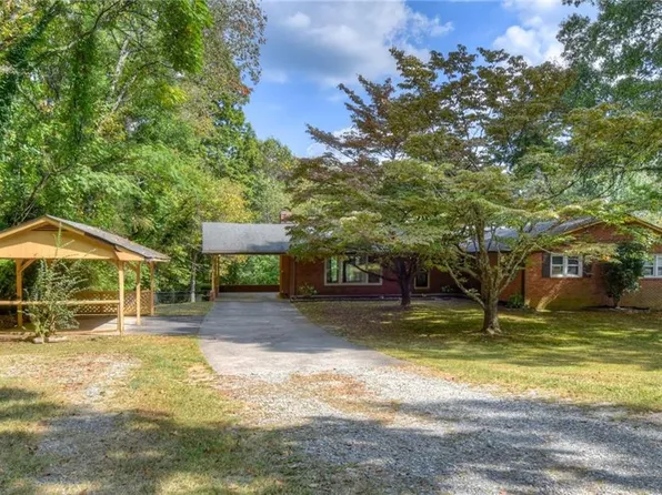 151 Madelyn Dr, Winston Salem, NC 27104